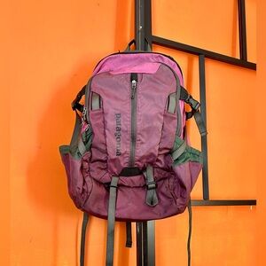 Patagonia Backpack / Daypack – Plum & Pink